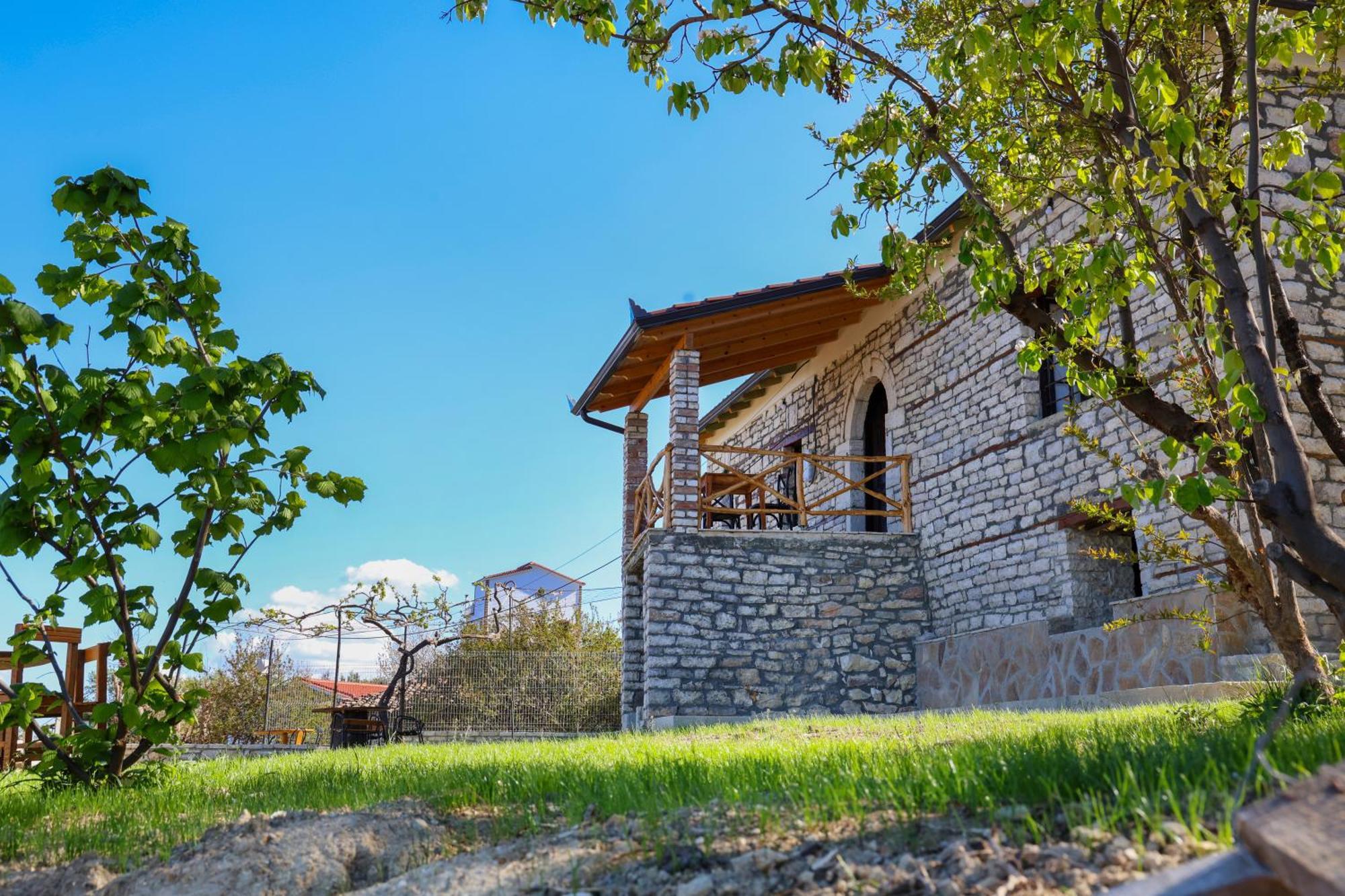 Villa Shpiragu Village Experience Berat Esterno foto