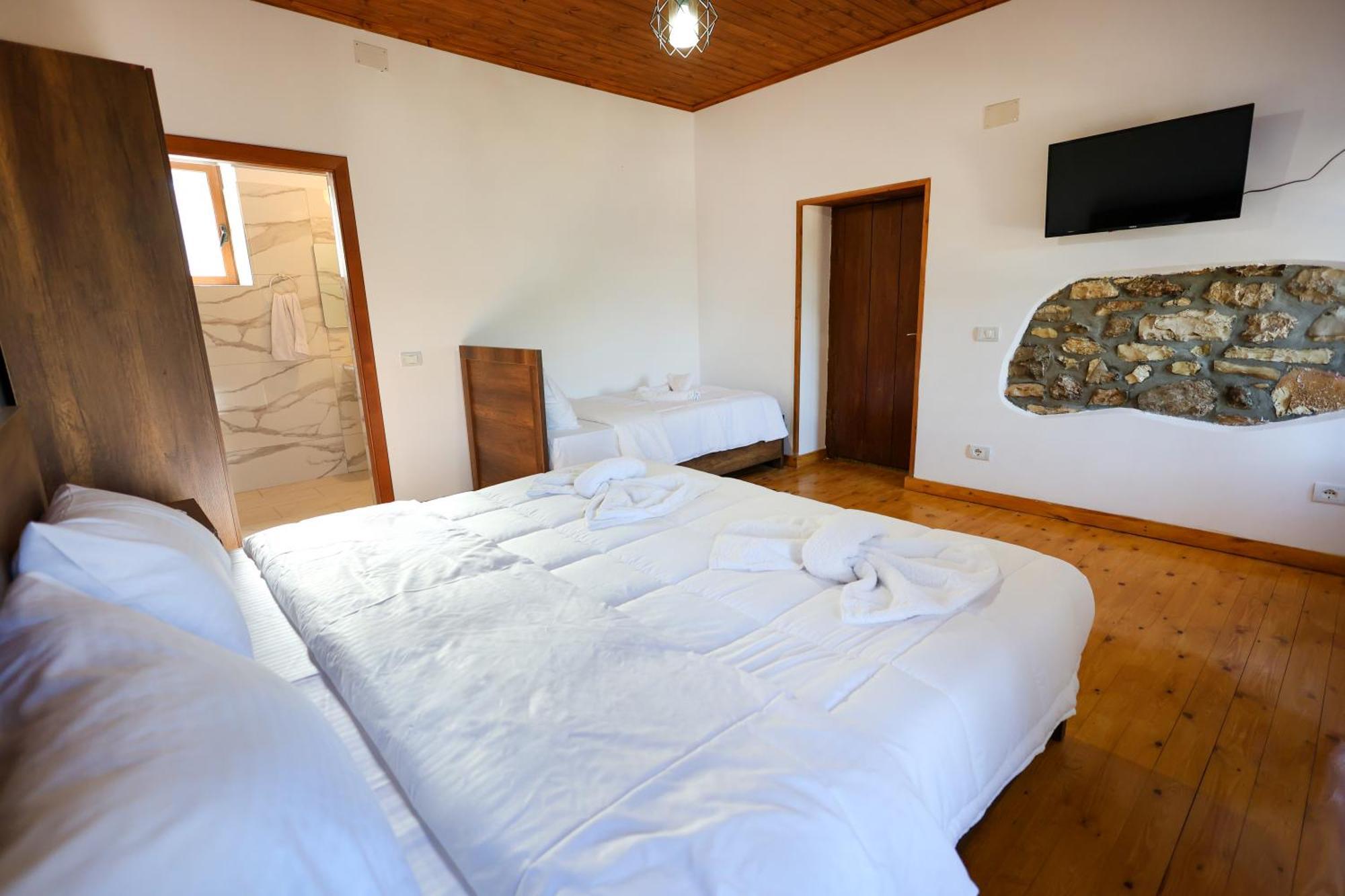 Villa Shpiragu Village Experience Berat Esterno foto