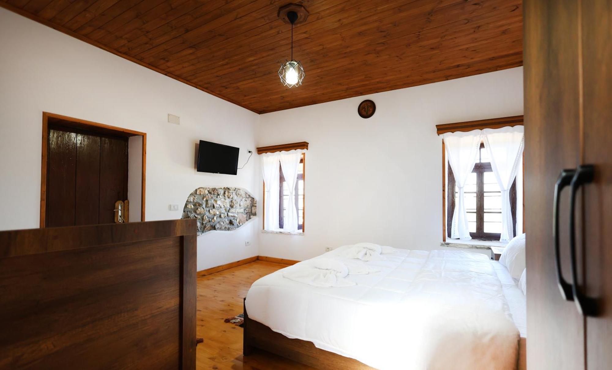 Villa Shpiragu Village Experience Berat Esterno foto