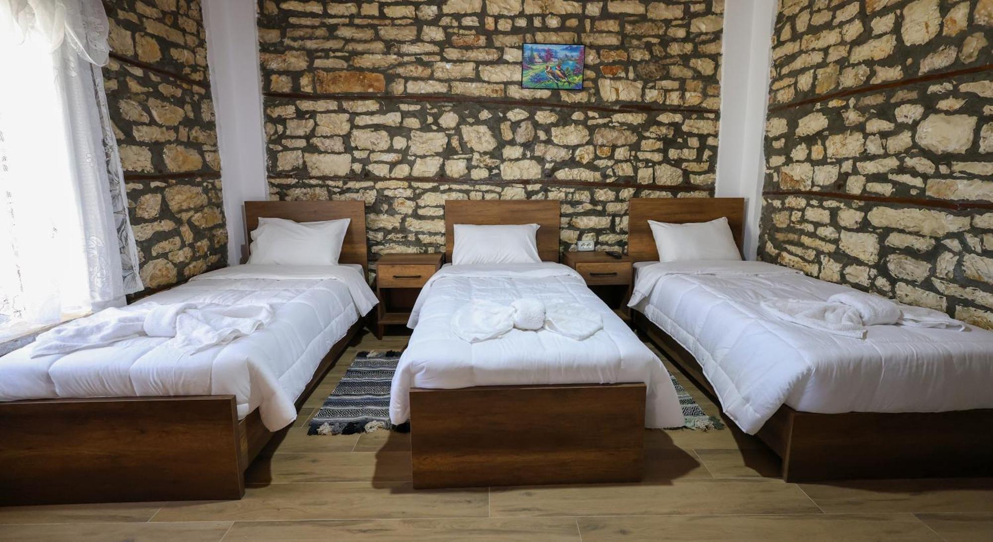 Villa Shpiragu Village Experience Berat Esterno foto