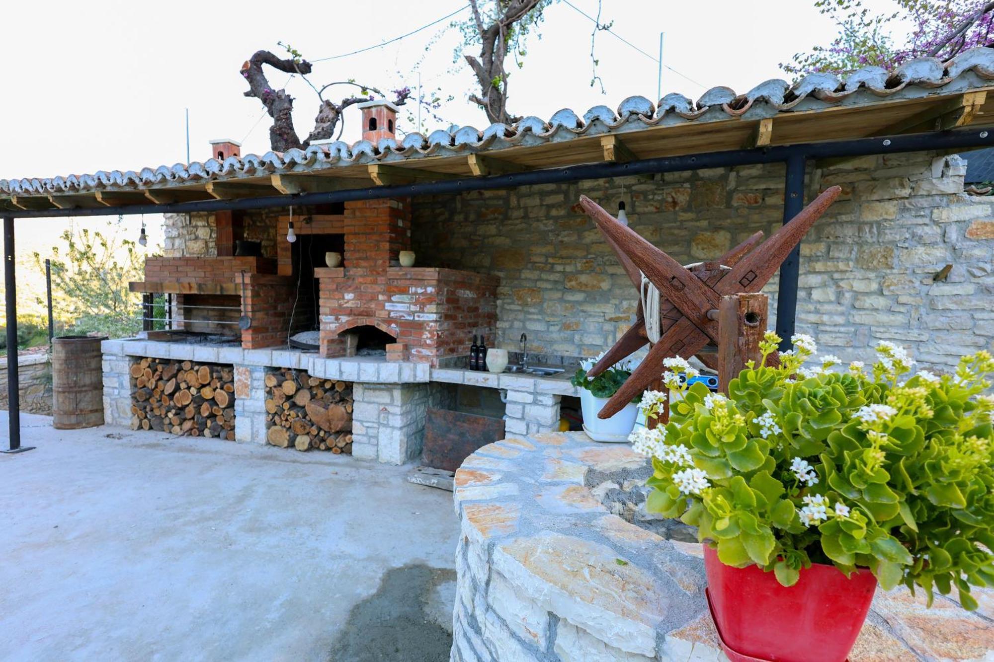 Villa Shpiragu Village Experience Berat Esterno foto