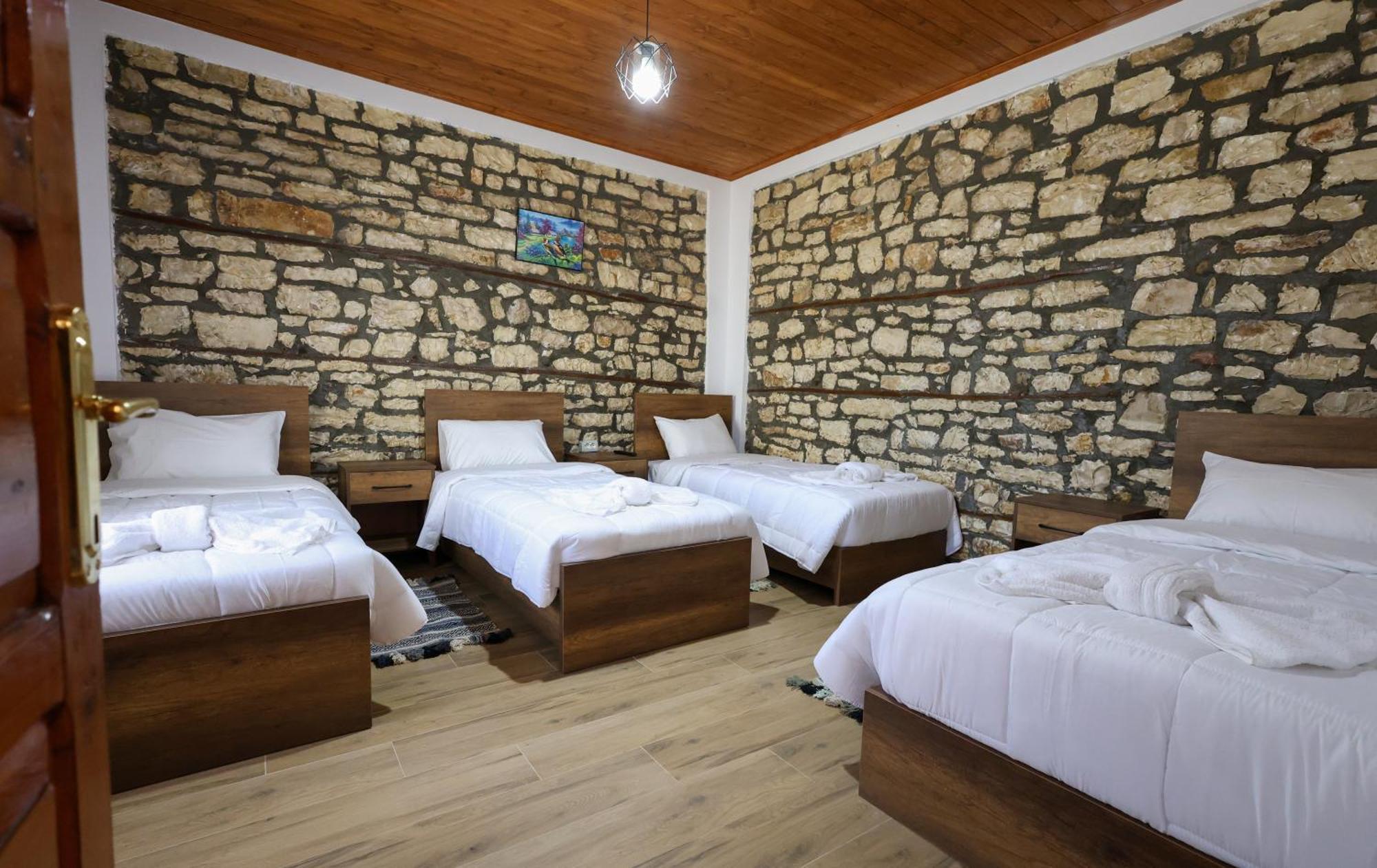 Villa Shpiragu Village Experience Berat Esterno foto
