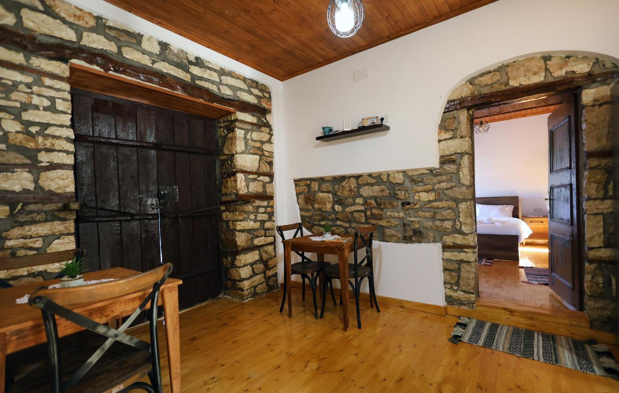 Villa Shpiragu Village Experience Berat Esterno foto