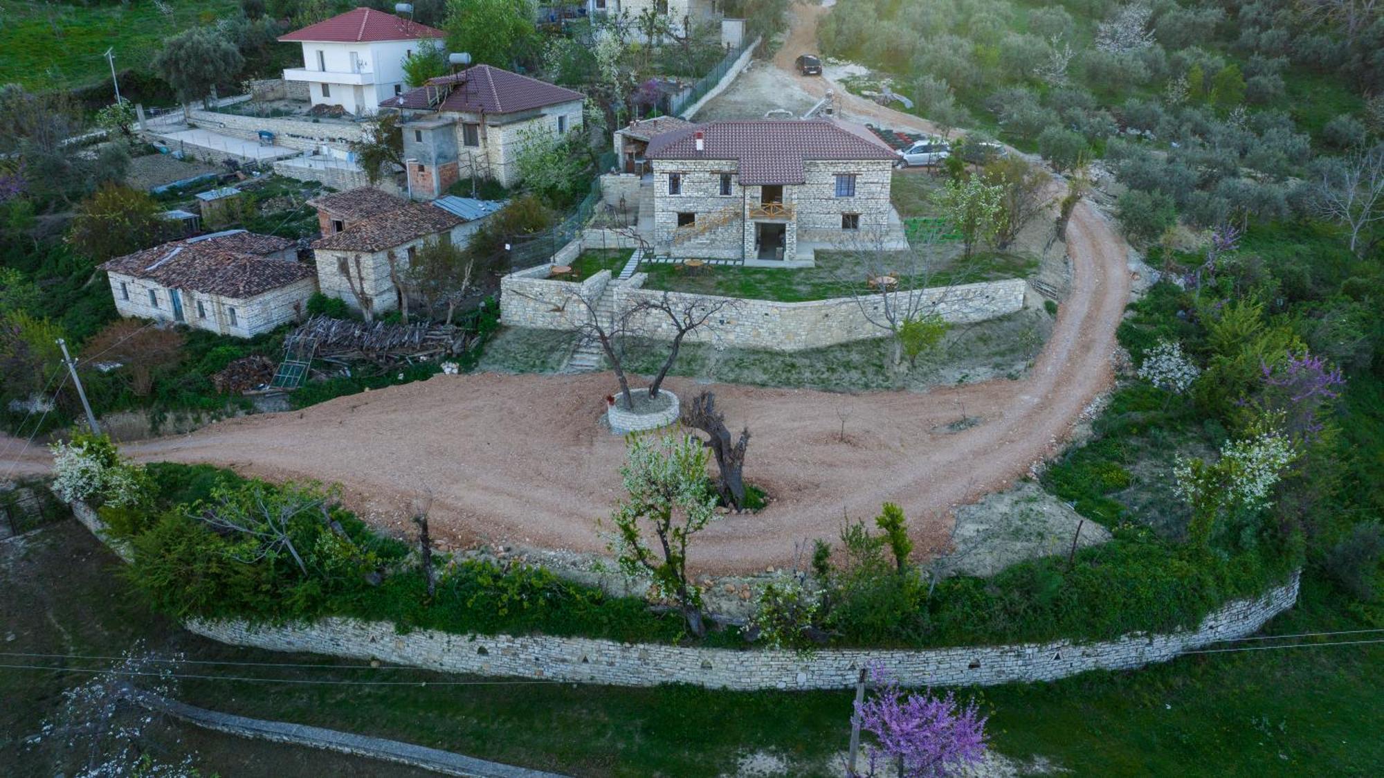 Villa Shpiragu Village Experience Berat Esterno foto