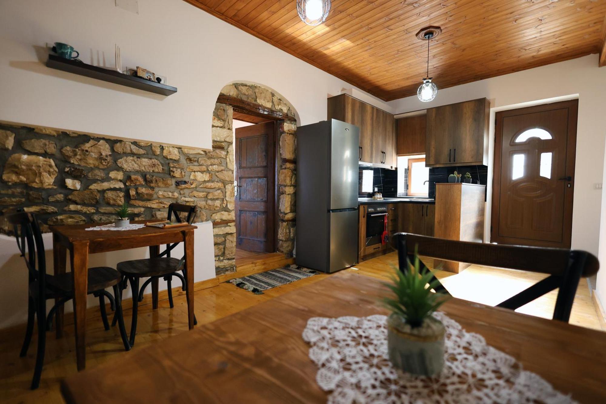 Villa Shpiragu Village Experience Berat Esterno foto