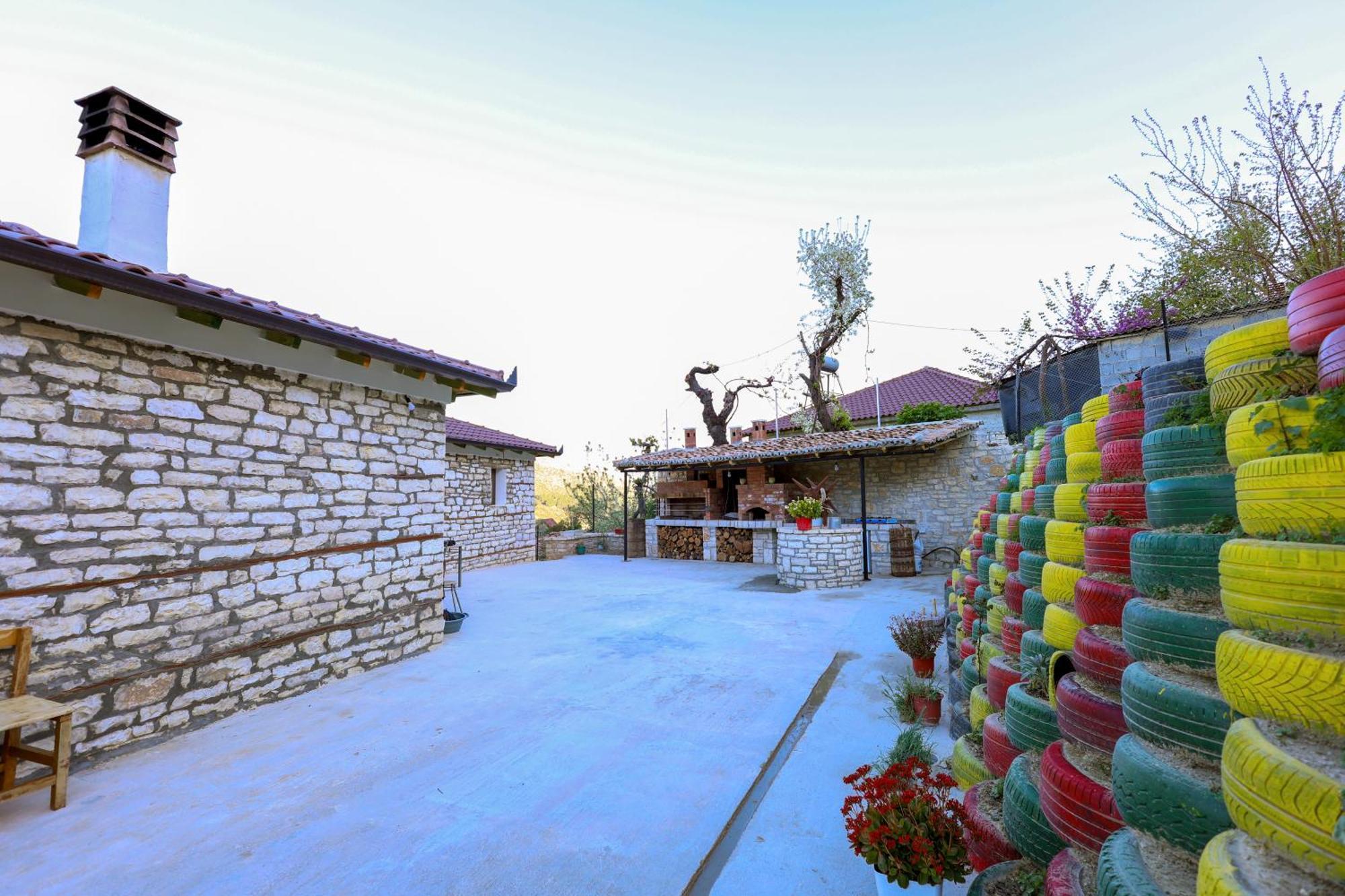 Villa Shpiragu Village Experience Berat Esterno foto