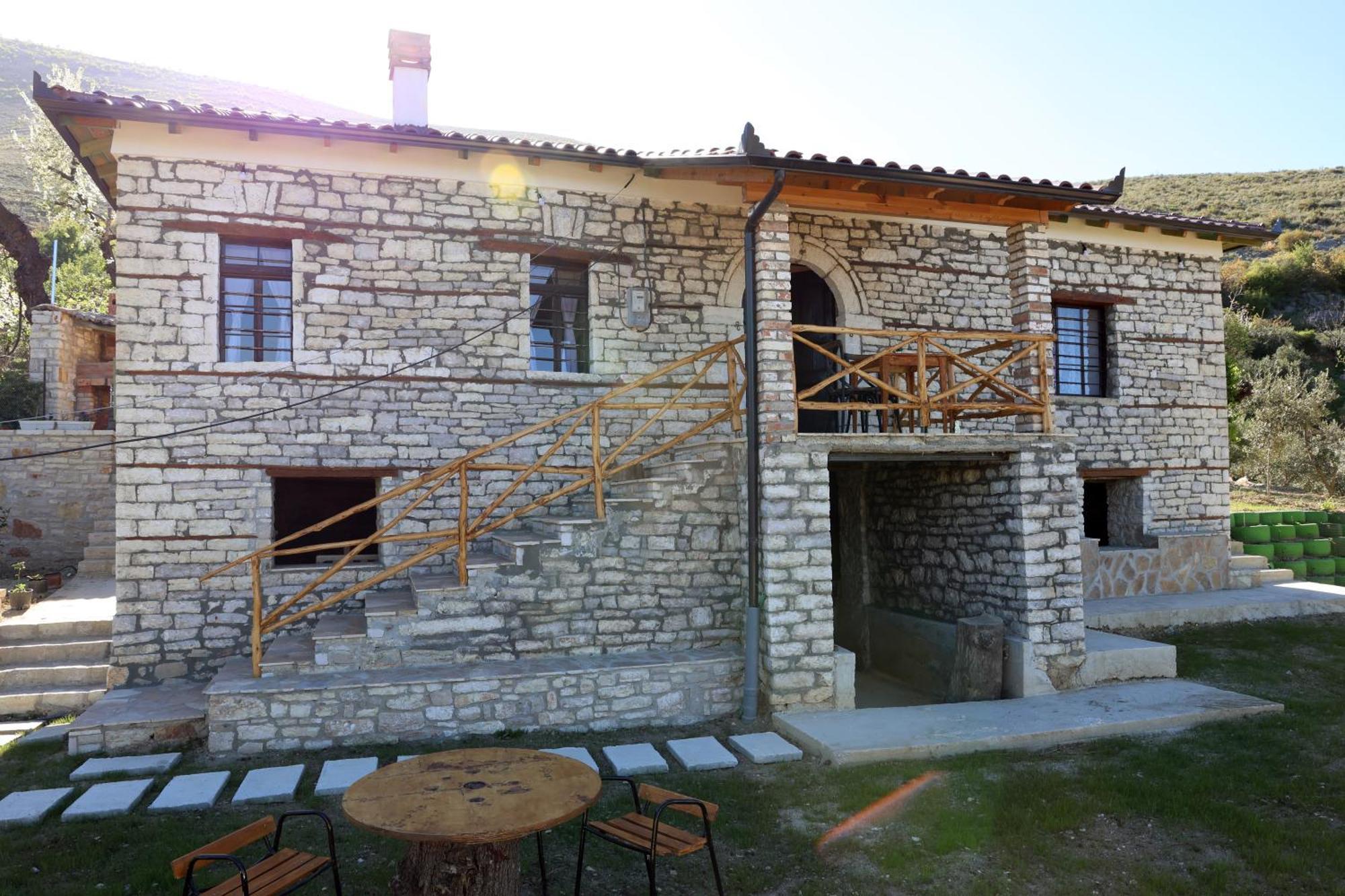 Villa Shpiragu Village Experience Berat Esterno foto