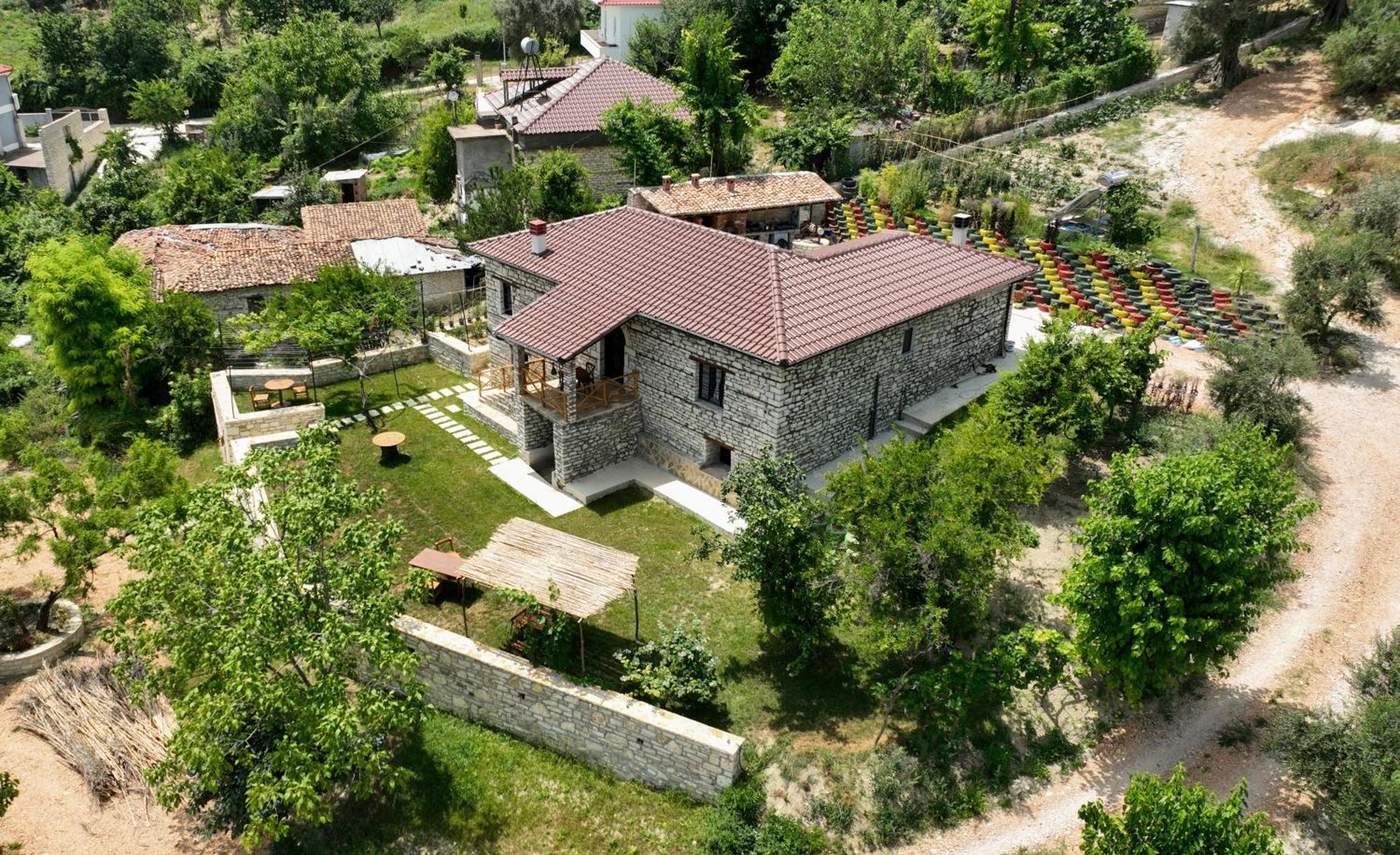 Villa Shpiragu Village Experience Berat Esterno foto