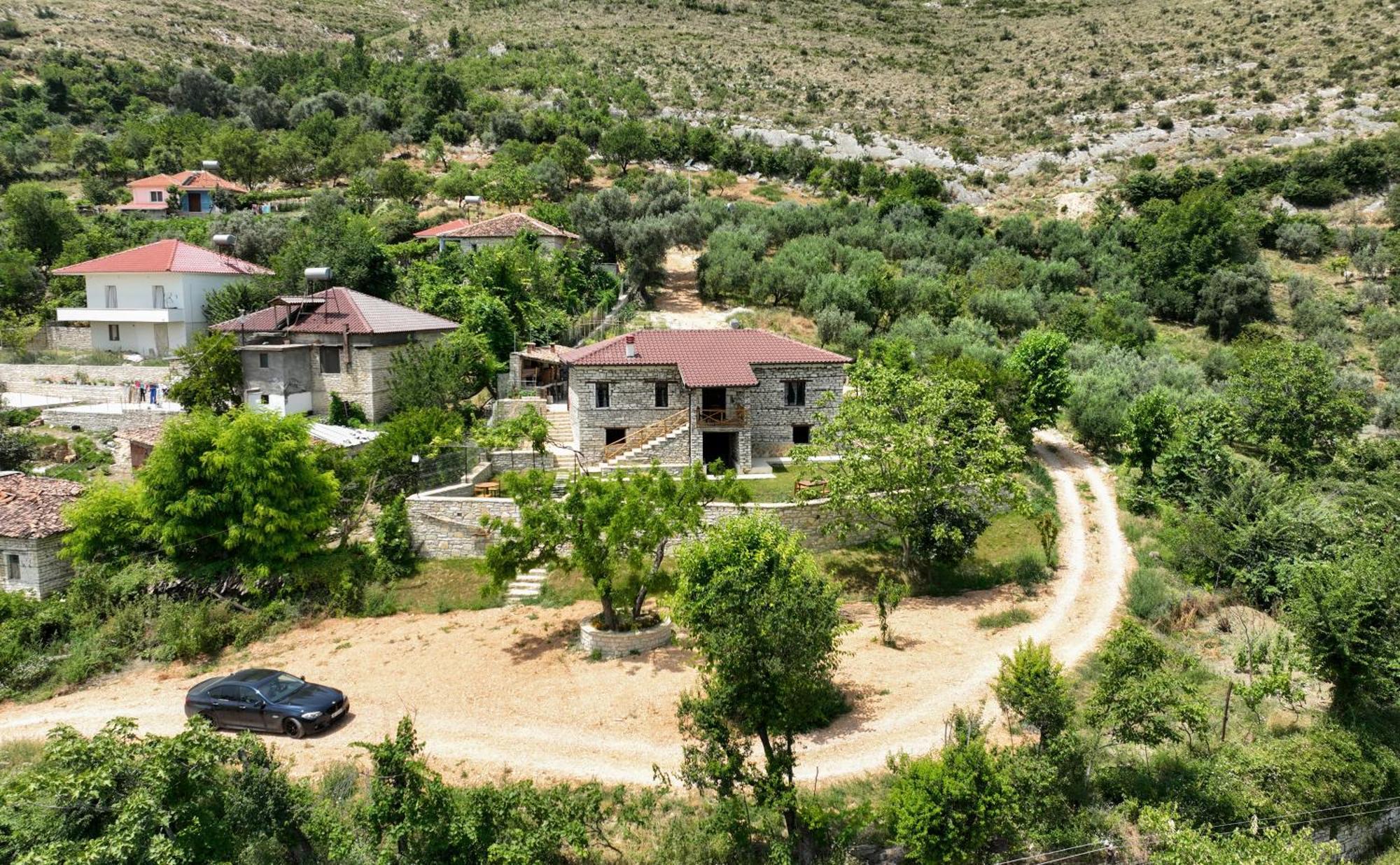 Villa Shpiragu Village Experience Berat Esterno foto