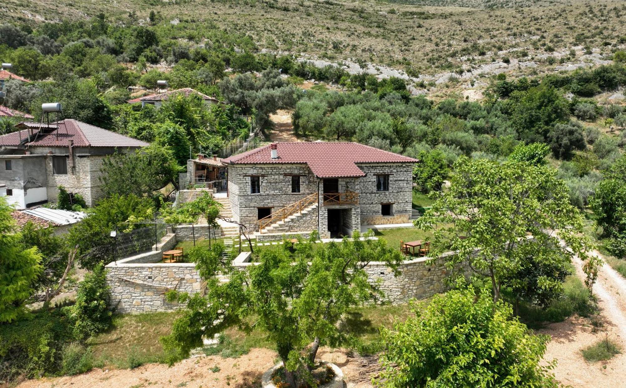 Villa Shpiragu Village Experience Berat Esterno foto