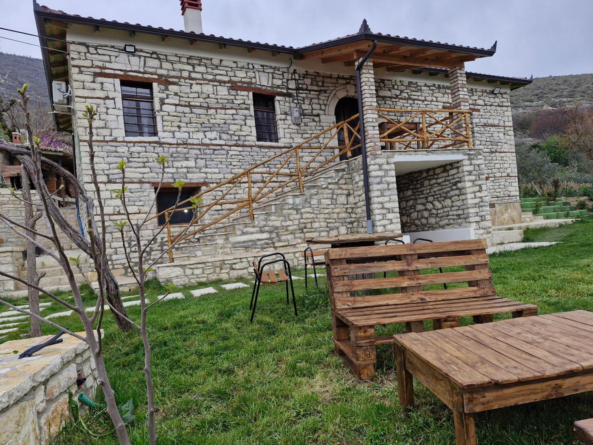 Villa Shpiragu Village Experience Berat Esterno foto