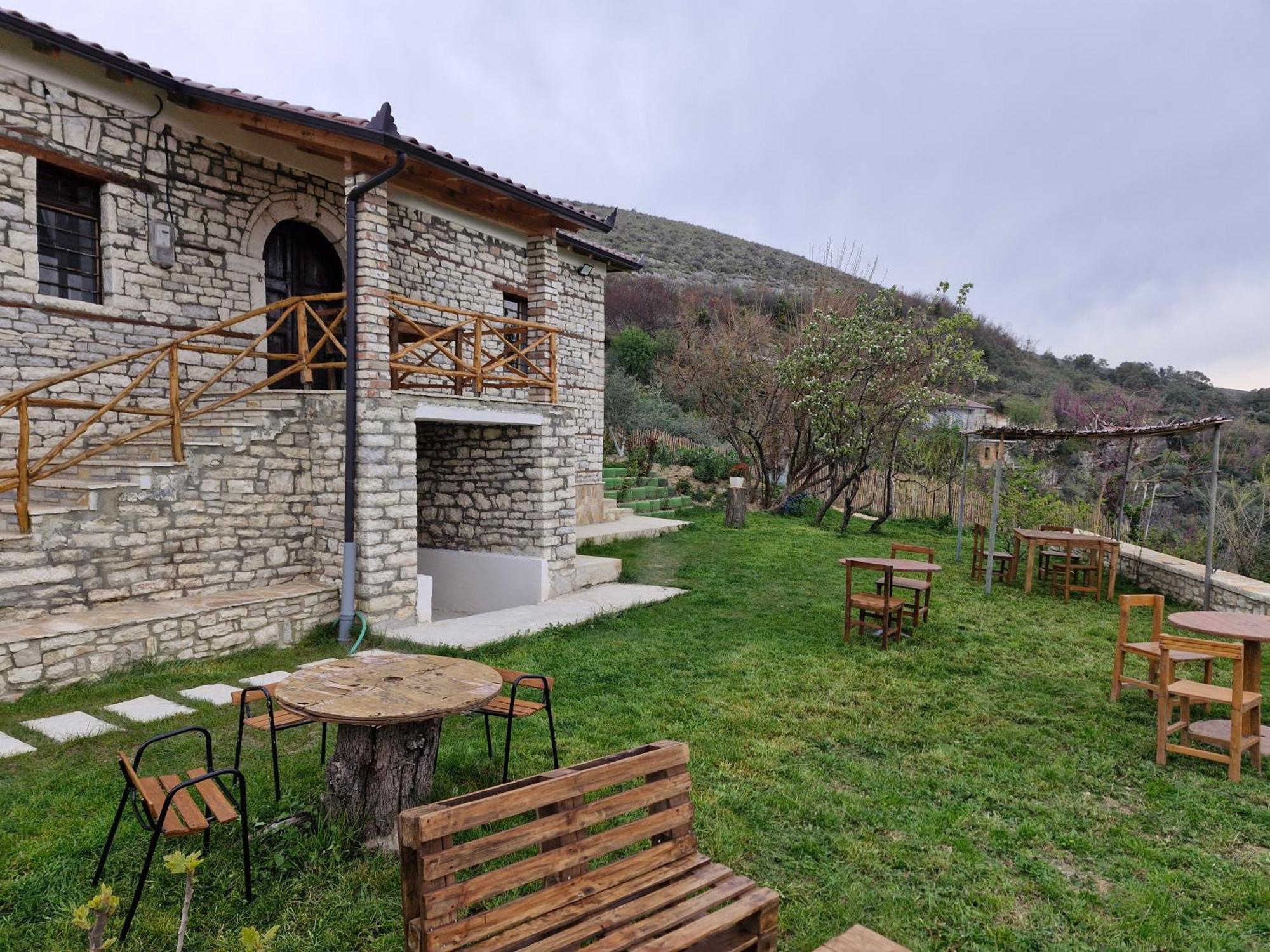 Villa Shpiragu Village Experience Berat Esterno foto